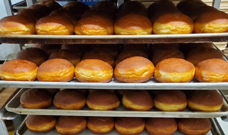 Real Pączki by Ideal Bakery