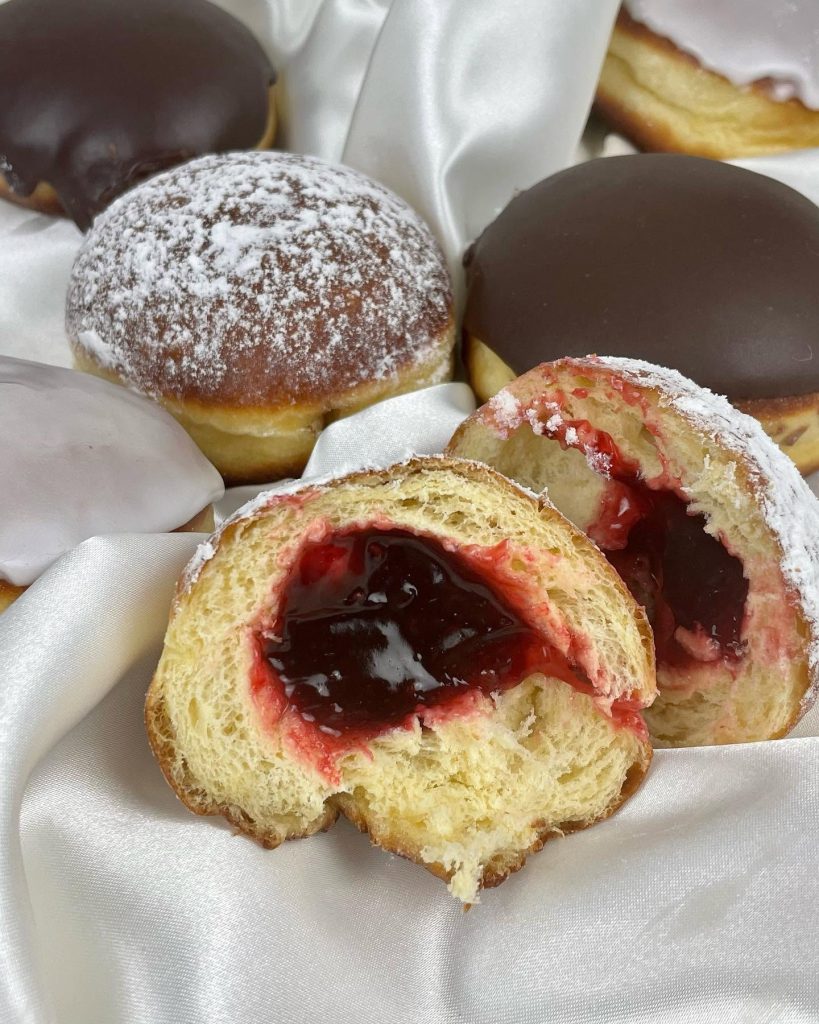 Fat Thursday in Poland, Fat Tuesday in America