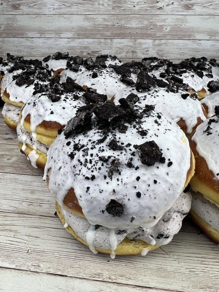 Real Pączki by Ideal Bakery