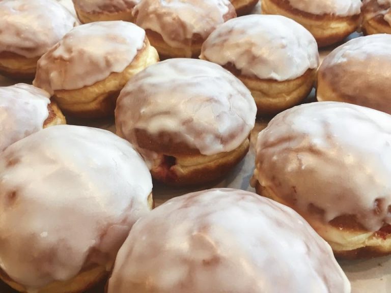 Real Pączki by Ideal Bakery